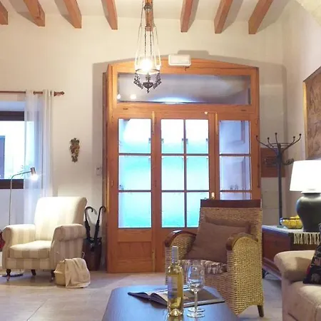 Holiday home Casa Del Artista-can Roca *