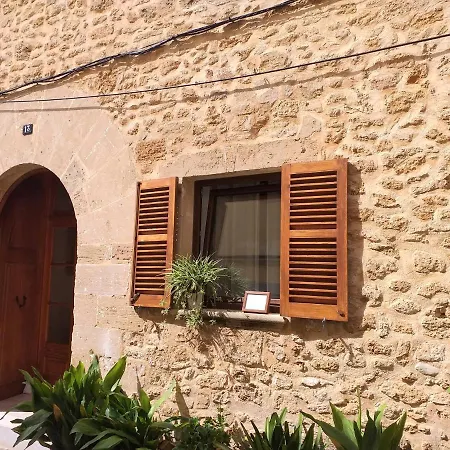 Casa Del Artista-can Roca Holiday home *
