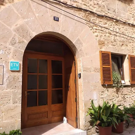 Casa Del Artista-can Roca Holiday home *