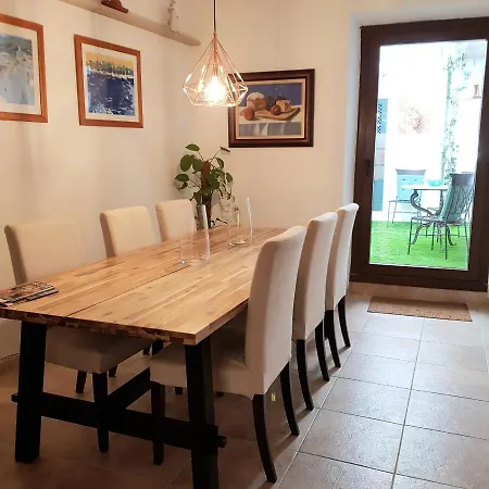 Holiday home Casa Del Artista-can Roca