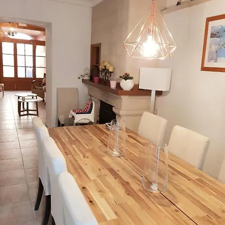 Holiday home Casa Del Artista-can Roca