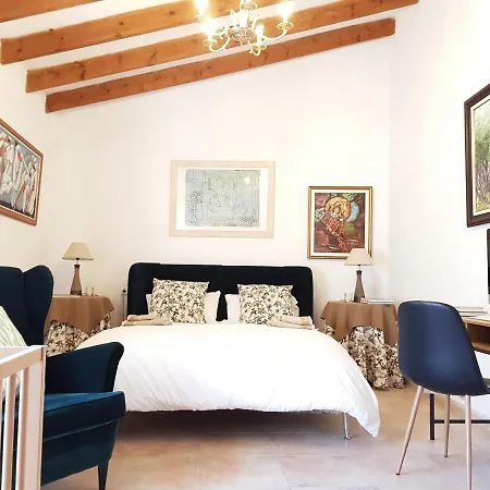 Casa Del Artista-can Roca Holiday home *